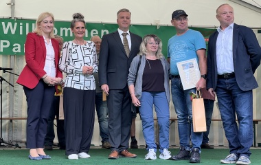Parkfest Teuchern: Ehrung von René Nidoschefsky und seiner Frau